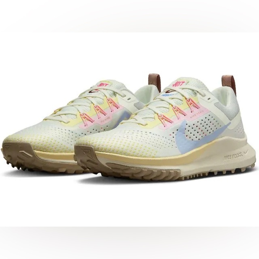 NEW Women’s Nike React Pegasus Trail 4 - Size 9